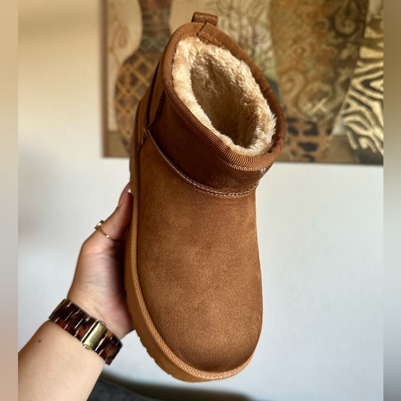 NWT!! WOMENS FUR LINED MINI STYLE WARM BOOTS - Picture 4 of 5